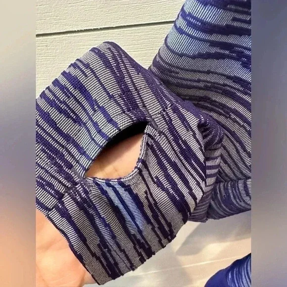 Pearl Izumi Flash Hoodie Pullover Purple Long Sleeve Cycling Shirt- medium - Picture 5 of 7